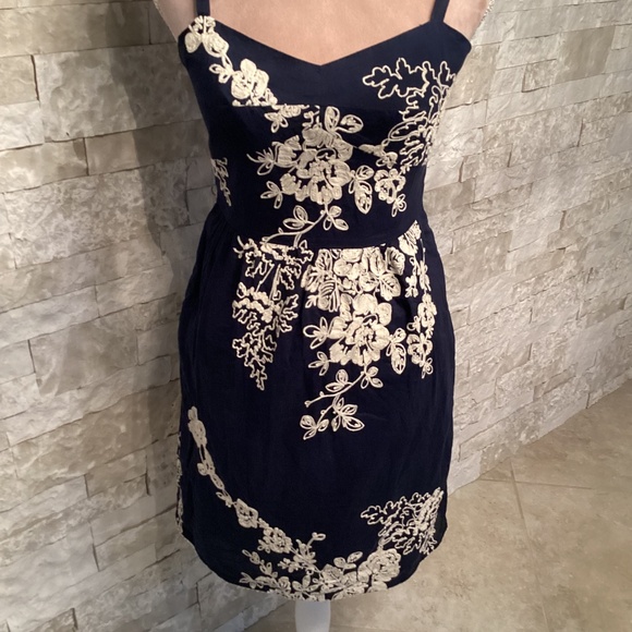 J. Crew Mirabel Garden Lawn Navy Cotton Embroidered Drss - Picture 2 of 10